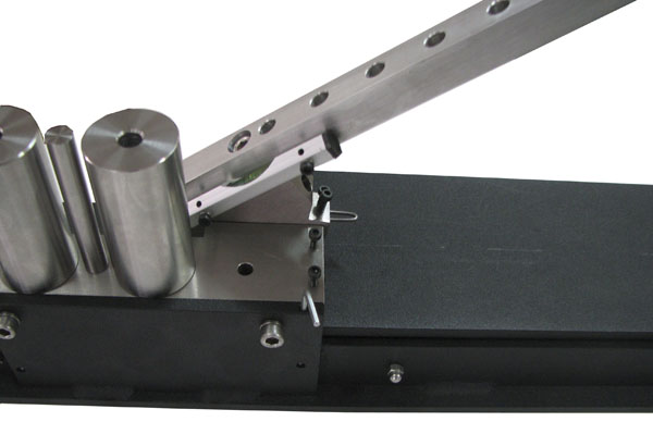 Прибор для испытания покрытий на царапанье