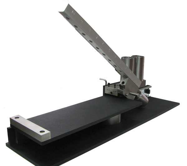 Прибор для испытания покрытий на царапанье